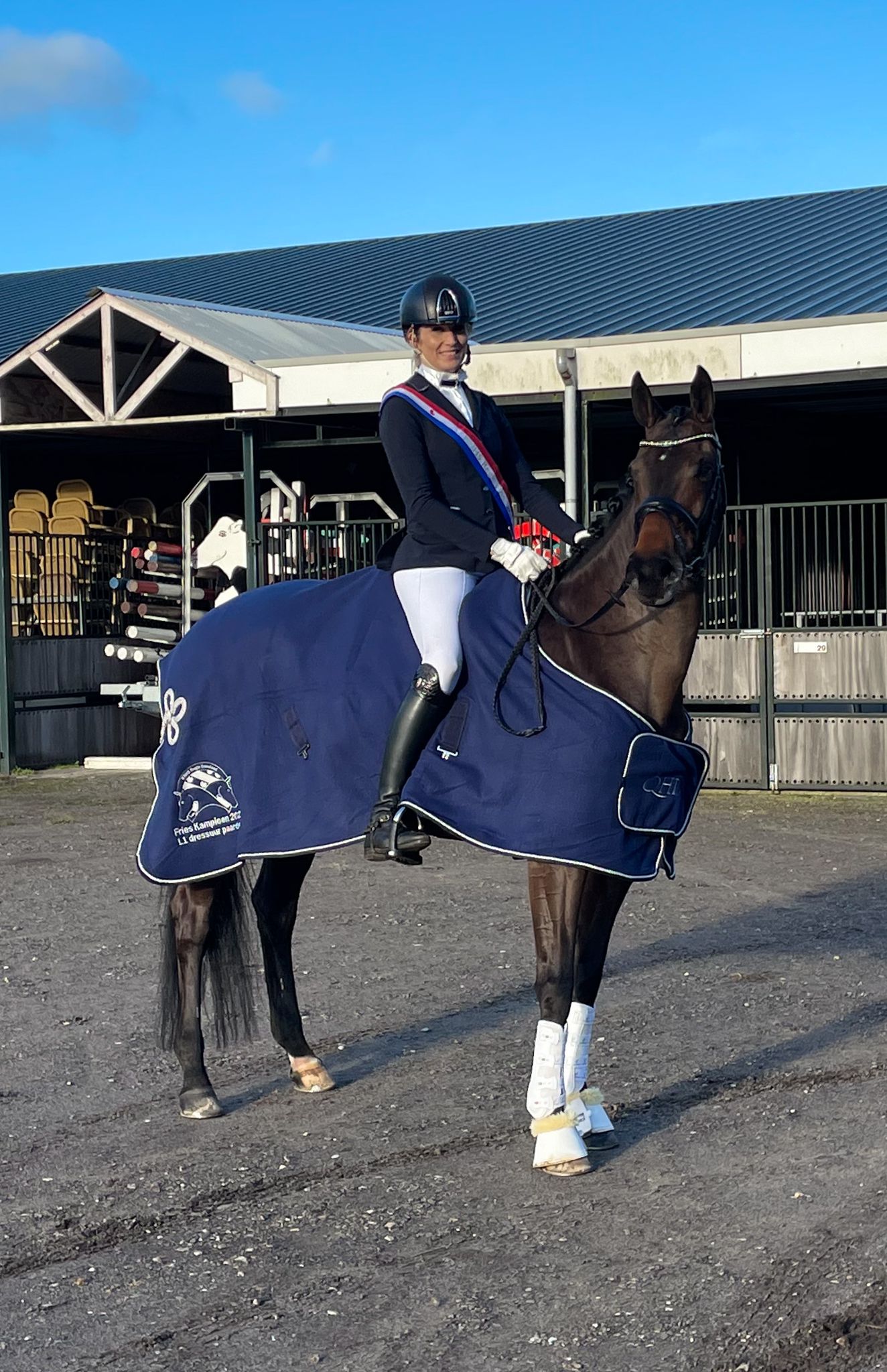 Esther Lammers Fries kampioen L1 dressuur 