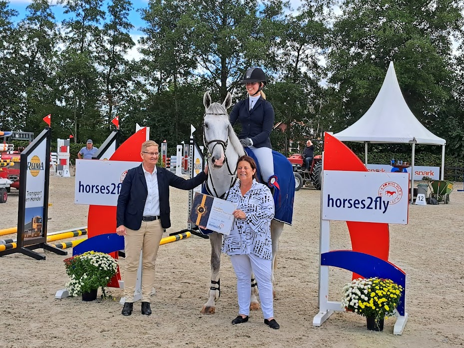 Foto van Jasmein de boer met haar paard