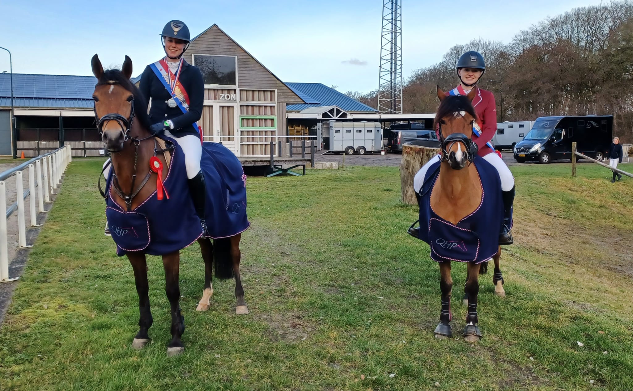 Rebecca Hoffmann & Femke Hoekstra Fries Kampioen springen 